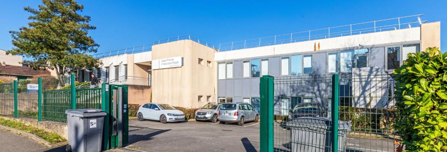 Immeuble  922 m² à vendre à Chanteloup-les-Vignes (78570)