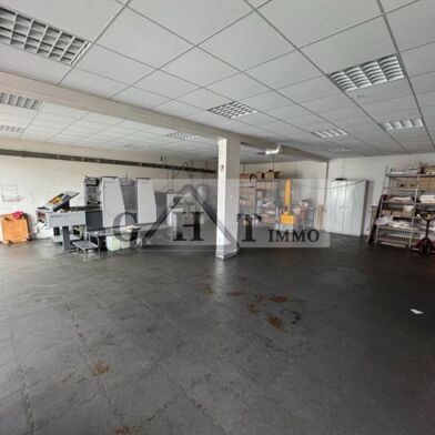 Local industriel  640000 €