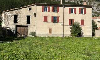 Immeuble  225 m² à vendre à Séderon (26560)