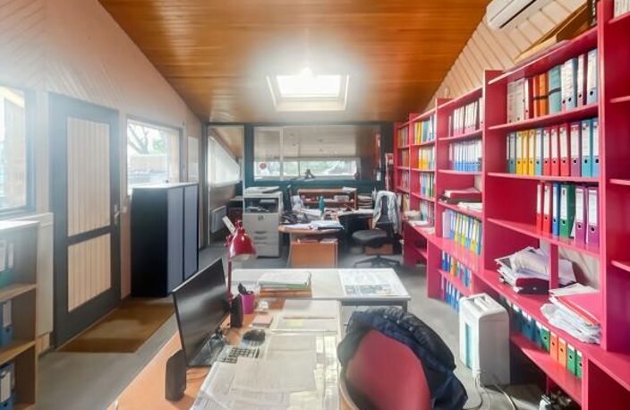Entrepôt et bureau 700m2 - Terrain 1550m2 -  Idéal Investisseurs — photo 4
