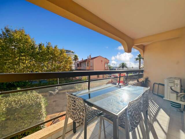 Appartement À Vendre T2 33M2 VUE MER — photo du bien