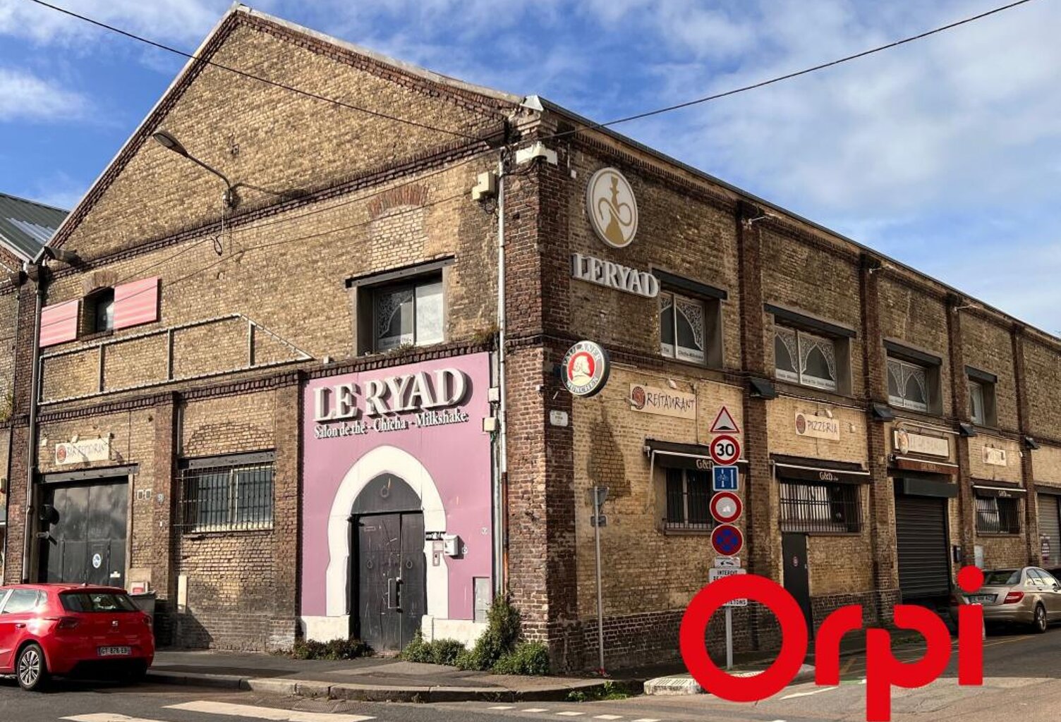 Bien Commercial À Vendre — photo 1