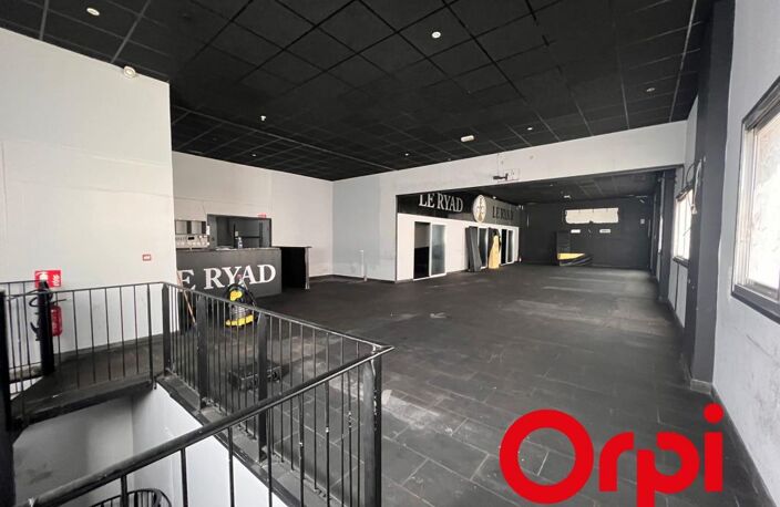 Bien Commercial À Vendre — photo 4