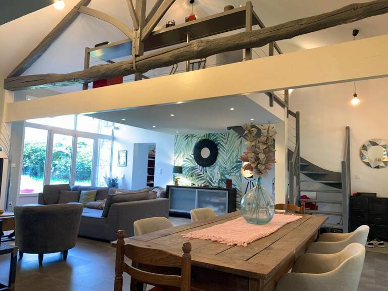   À VENDRE : maison en pierre rénovée avec charme et raffinement  ✨ — photo 1