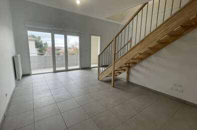 Appartement 3 pièces 830 €