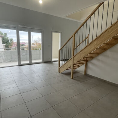 Appartement 3 pièces 830 €