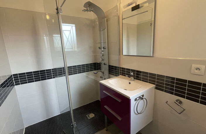 Location maison 6 pièces 160 m² à Lacroix-Falgarde (31120) — photo 5