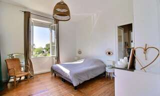 Maison 6 Pièces 211 m² à vendre à Saint-Louis-de-Montferrand (33440)