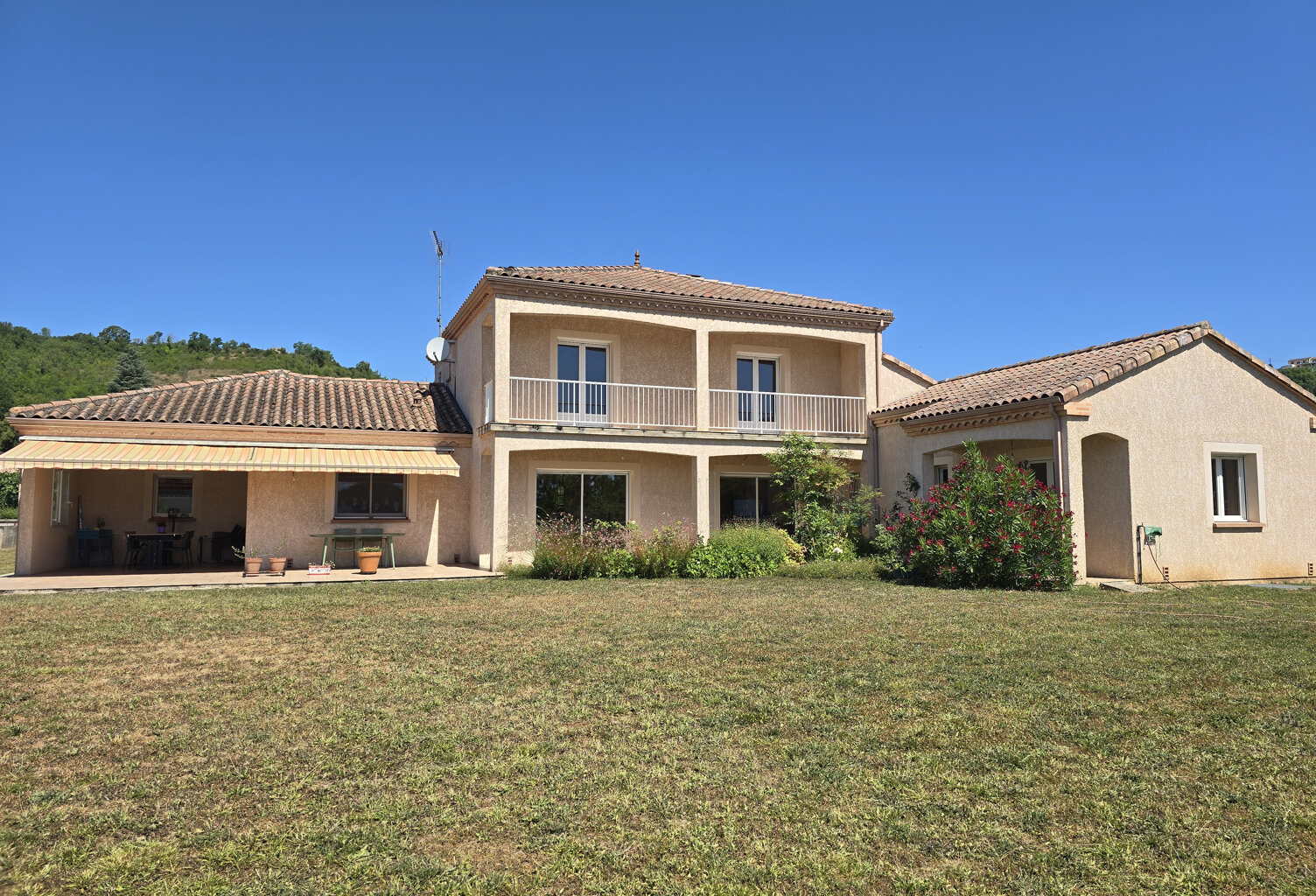 Vente maison 7 pièces 243 m² Albi (81000) — photo 1