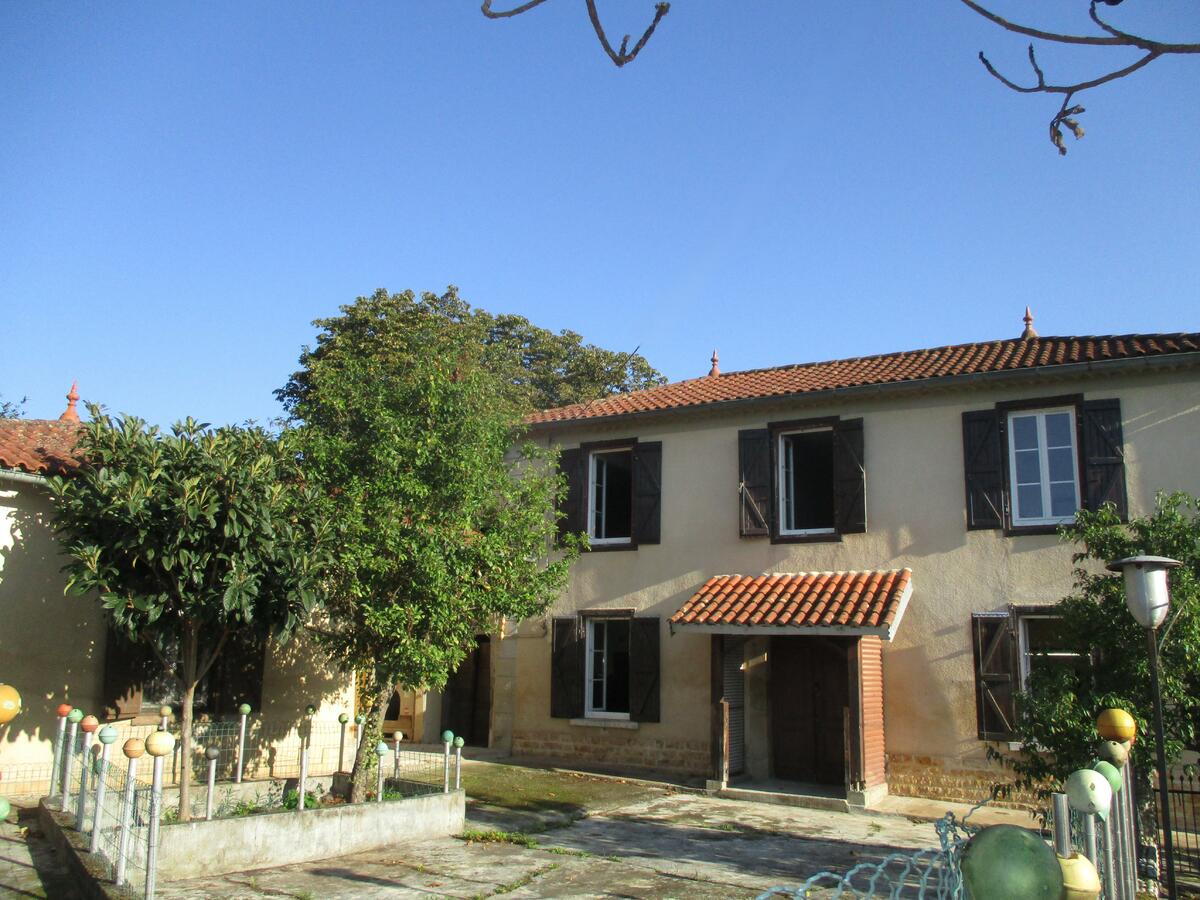 Villa / Maison  T4 à vendre Larroque 65230