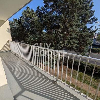 Appartement 4 pièces 990 €