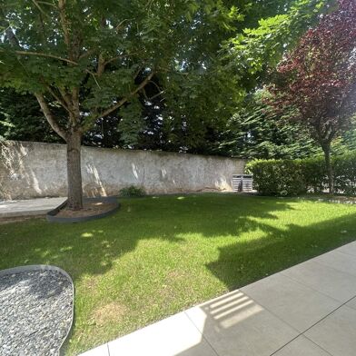 Appartement 3 pièces 244660 €