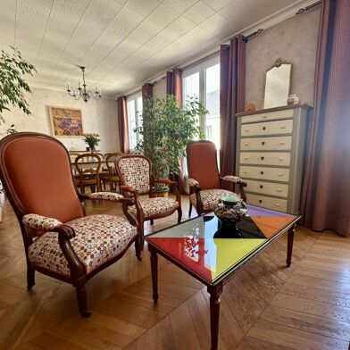 Appartement 5 pièces 330648 €