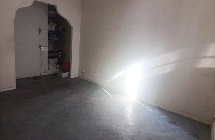 Maison à rénover entièrement avec local commercial — photo 5