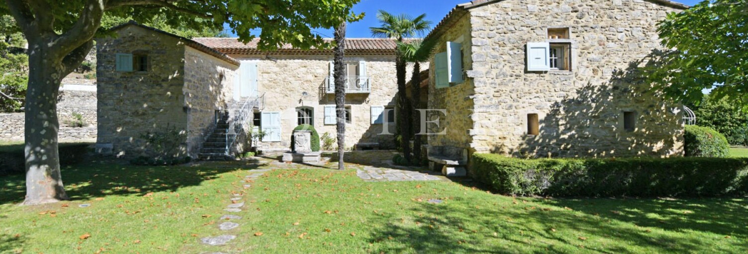 Maison 8 Pièces 180 m² à vendre à Oppède (84580)