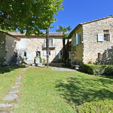 Maison 8 pièces 2400000 €