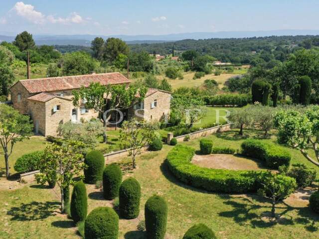 Propriété de charme au cœur d’un vallon du Luberon — photo du bien