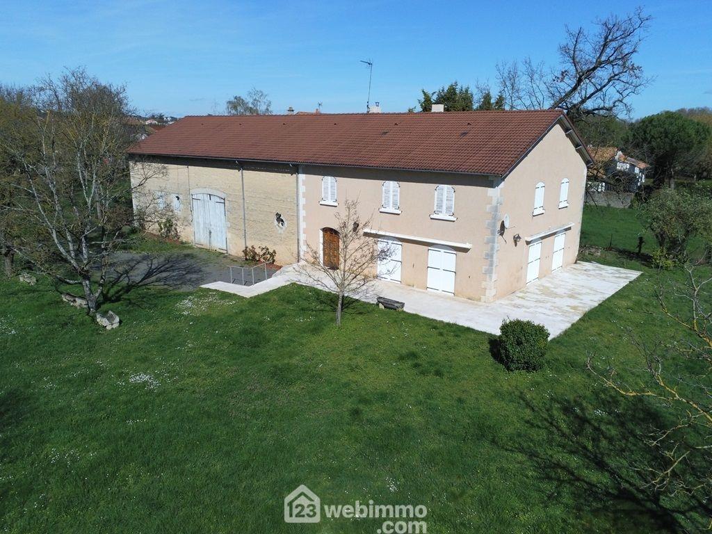Photo Maison - 186m² - Chasseneuil-du-Poitou image 2/4