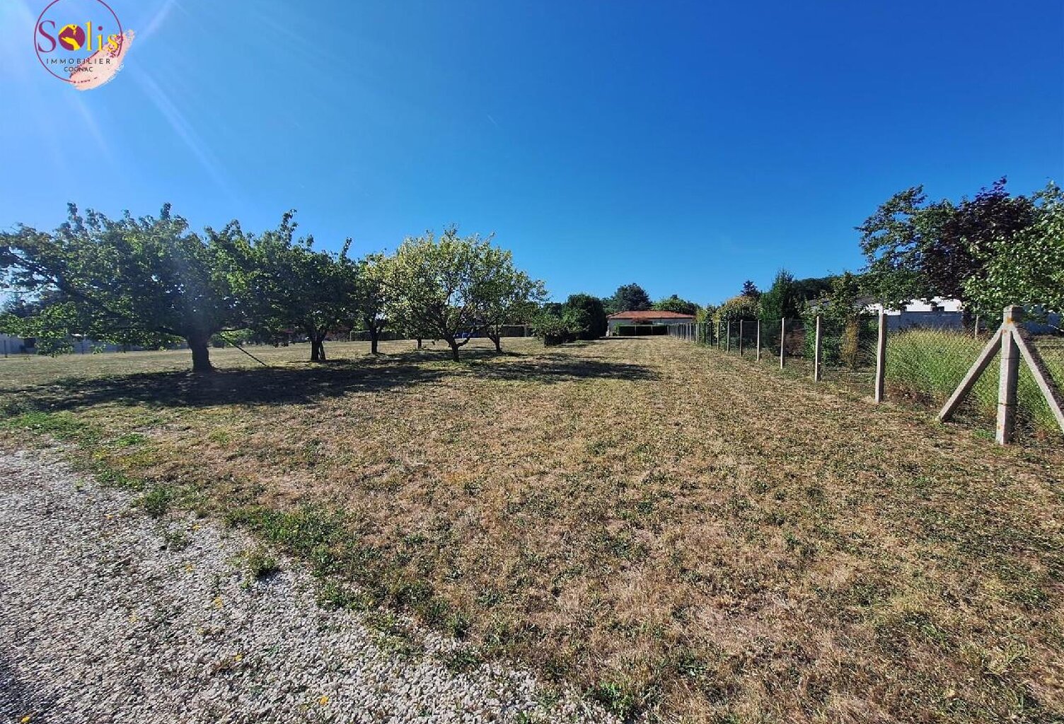 Vente terrain  1074 m² Salignac-sur-Charente (17800) — photo 1