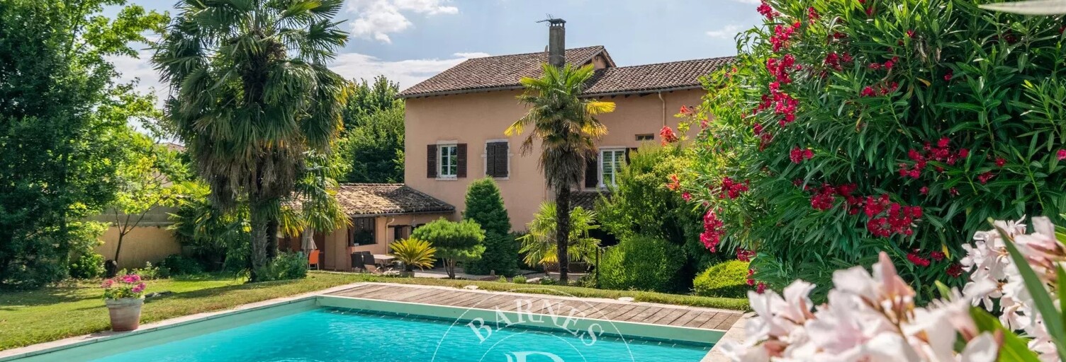 Maison 7 Pièces 252 m² à vendre à Fareins (01480)