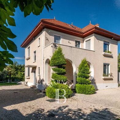 Maison 7 pièces 1590000 €