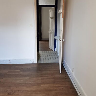 Appartement 4 pièces 1021 €
