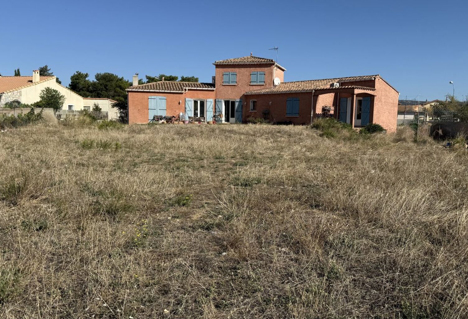 Villa — photo 1