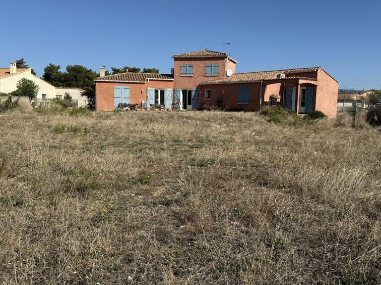 Villa — photo 1