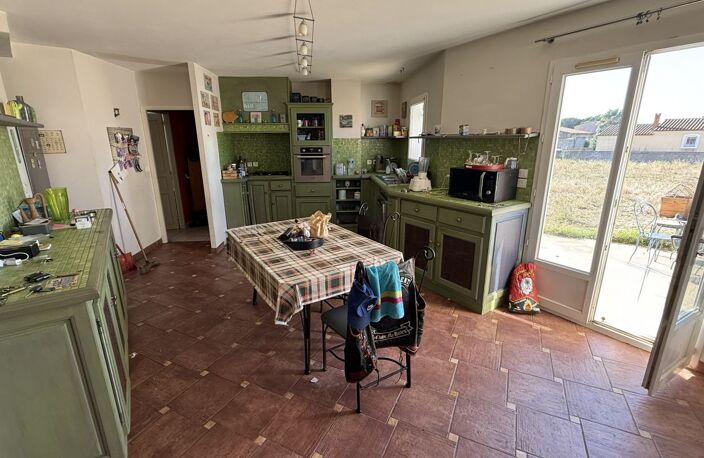 Villa — photo 3