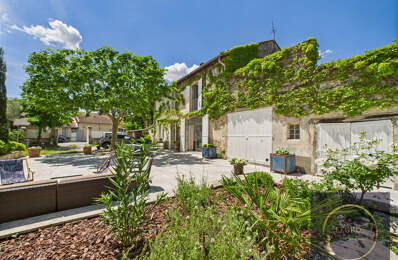 Mas 210m2 Centre ville de Noves — photo du bien
