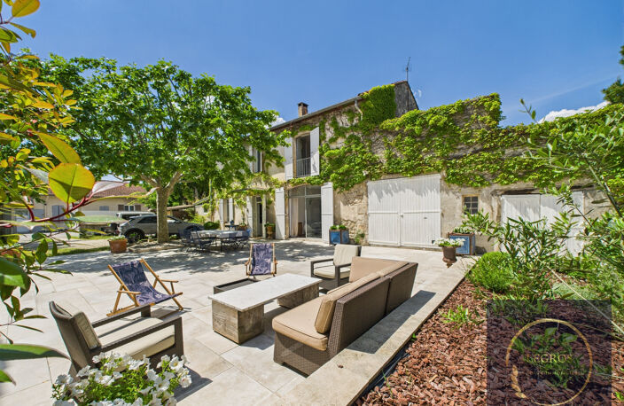 Mas 210m2 Centre ville de Noves — photo 3