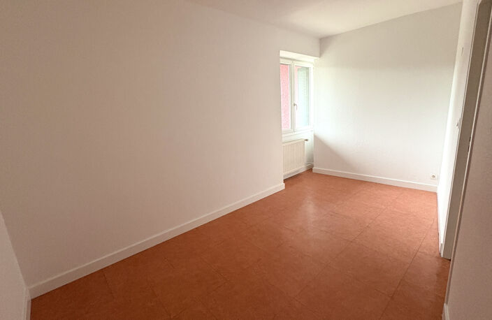 Appartement T4 - 76 m2 - Thise — photo 5