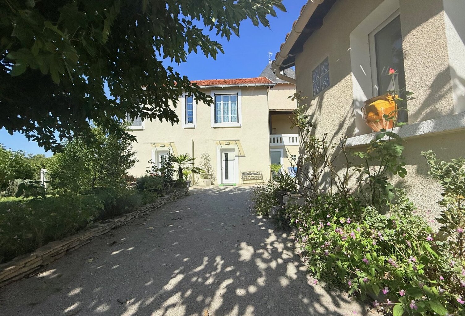 Demeure de ville et village — photo 1