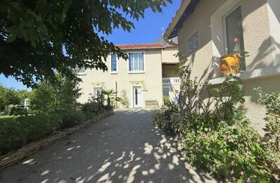 Demeure de ville et village — photo du bien