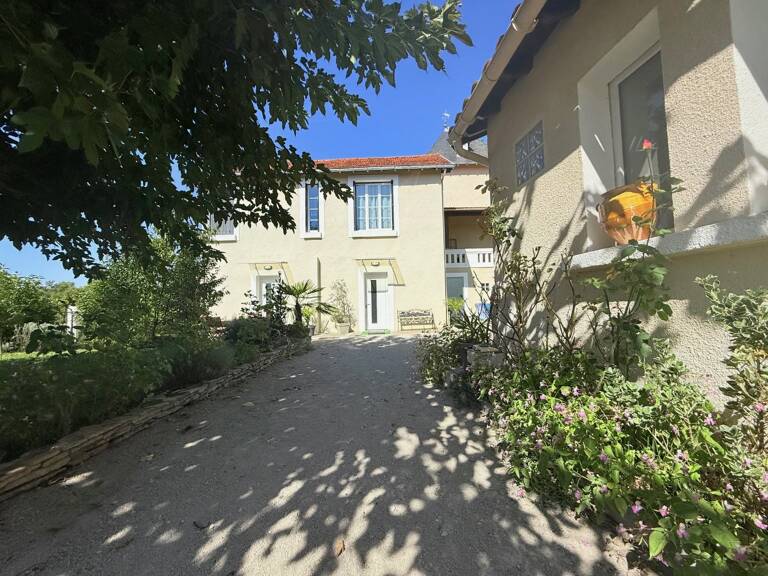 Demeure de ville et village — photo 1
