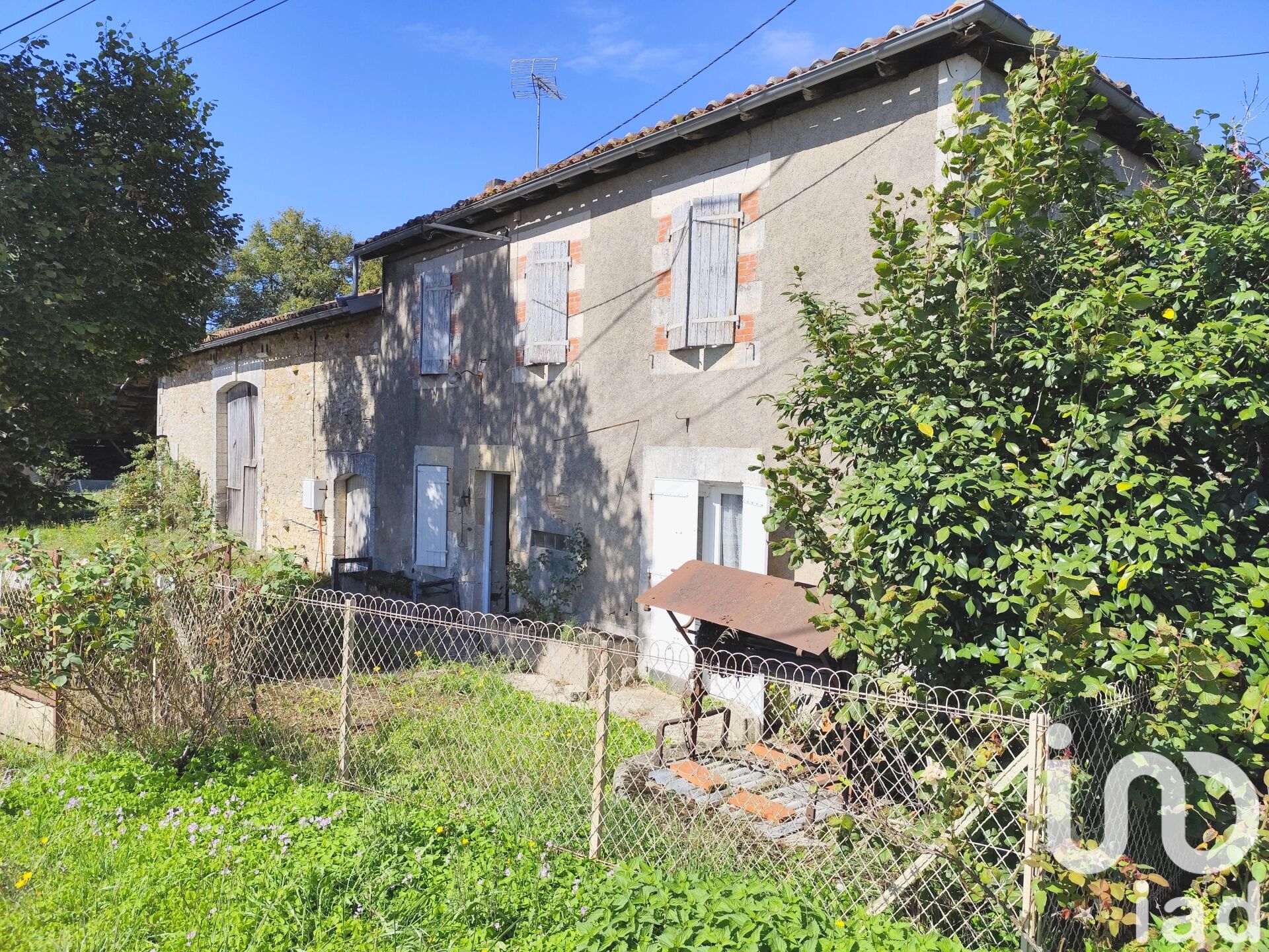 Roumazieres-Loubert - 84m² - 5p. - 3ch.