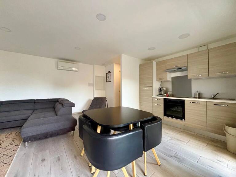 À vendre – Appartement T2 rénové avec extérieur et parking privatif — photo 1