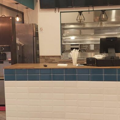 Commerce  184000 €