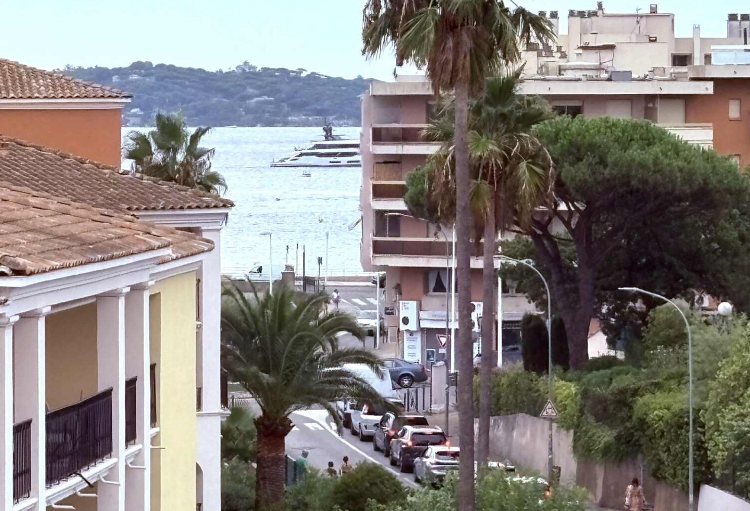 Appartement Studio vue mer avec terrasse de 20m2 très proche du centre de Sainte-Maxime. — photo 1