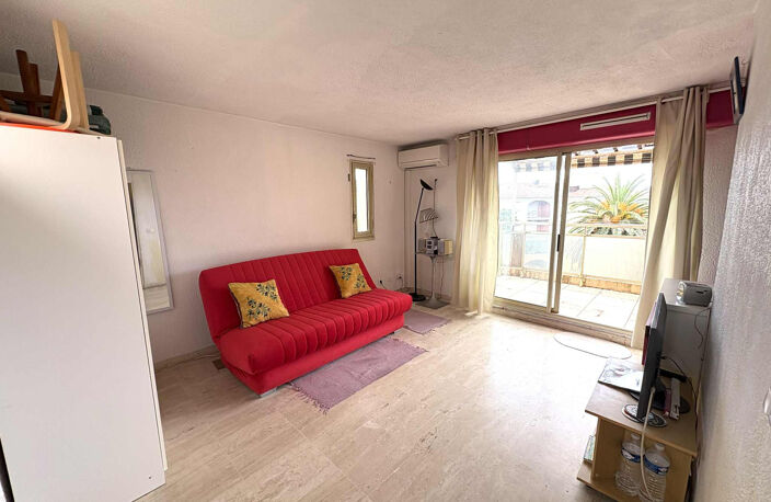 Appartement Studio vue mer avec terrasse de 20m2 très proche du centre de Sainte-Maxime. — photo 5
