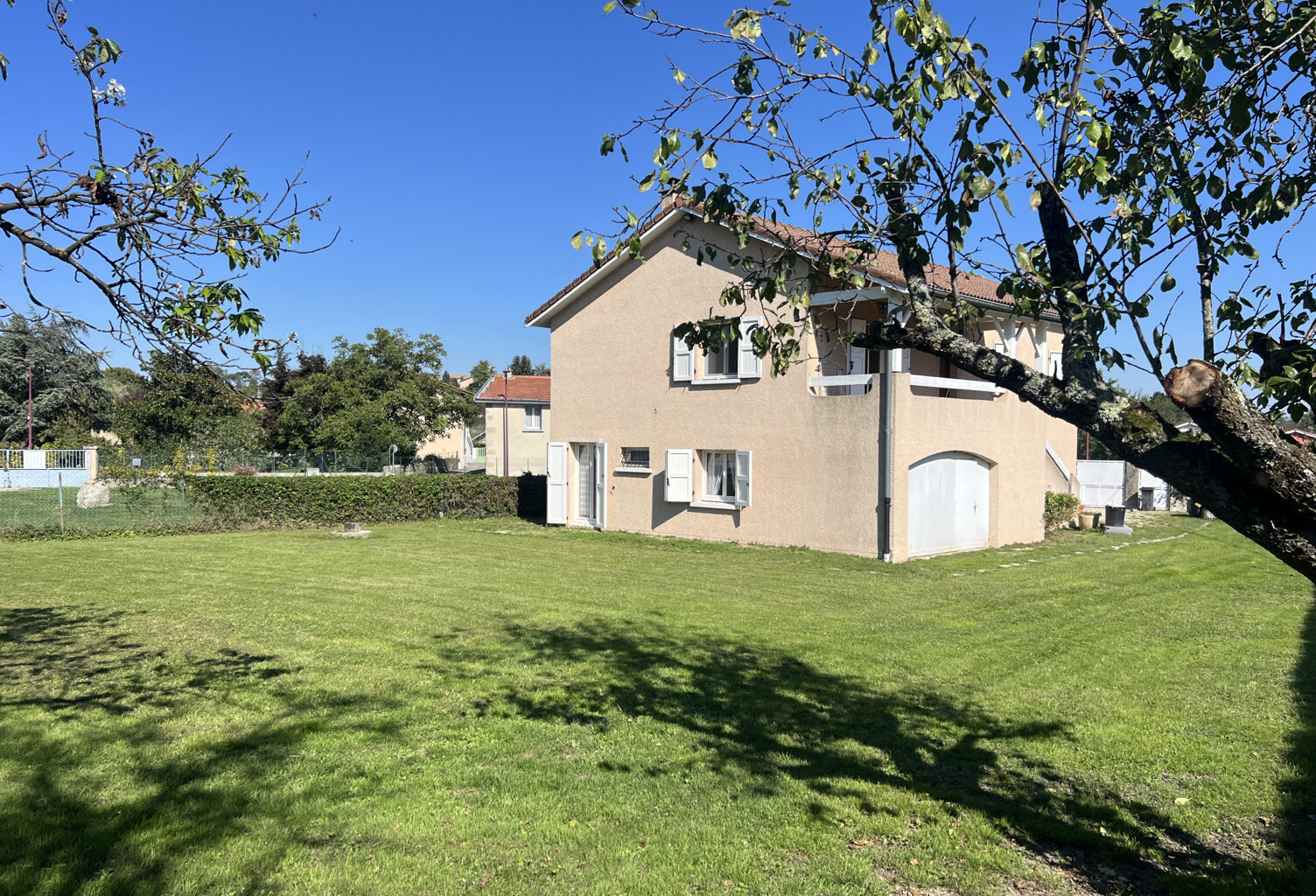 Maison T4 avec grand terrain — photo 1