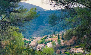 Terrain  2378 m² à vendre à Tourrette-Levens (06690)