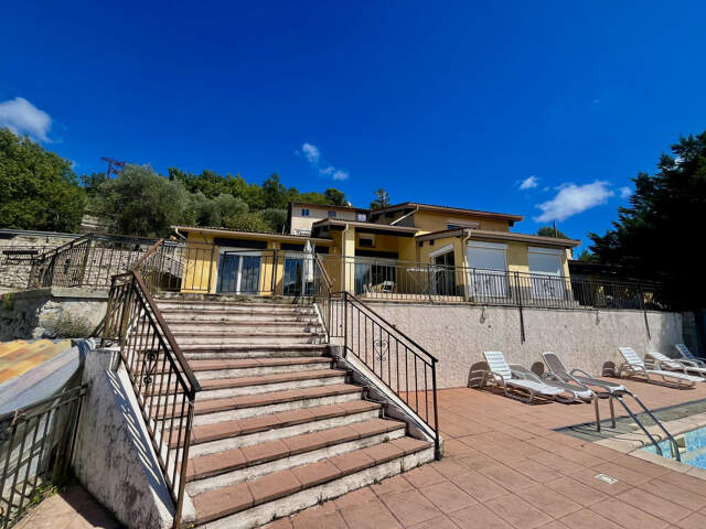VILLA DE CHARME 265M2 - PISCINE - STATIONNEMENT - SOSPEL (10 — photo du bien