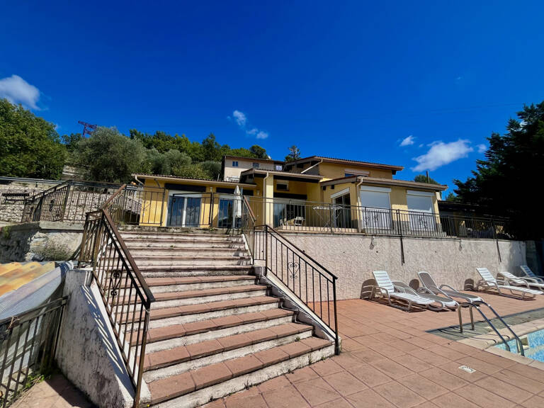 VILLA DE CHARME 265M2 - PISCINE - STATIONNEMENT - SOSPEL (10 — photo 1