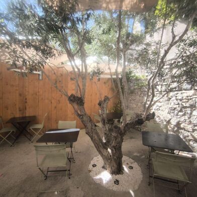 Commerce  169400 €