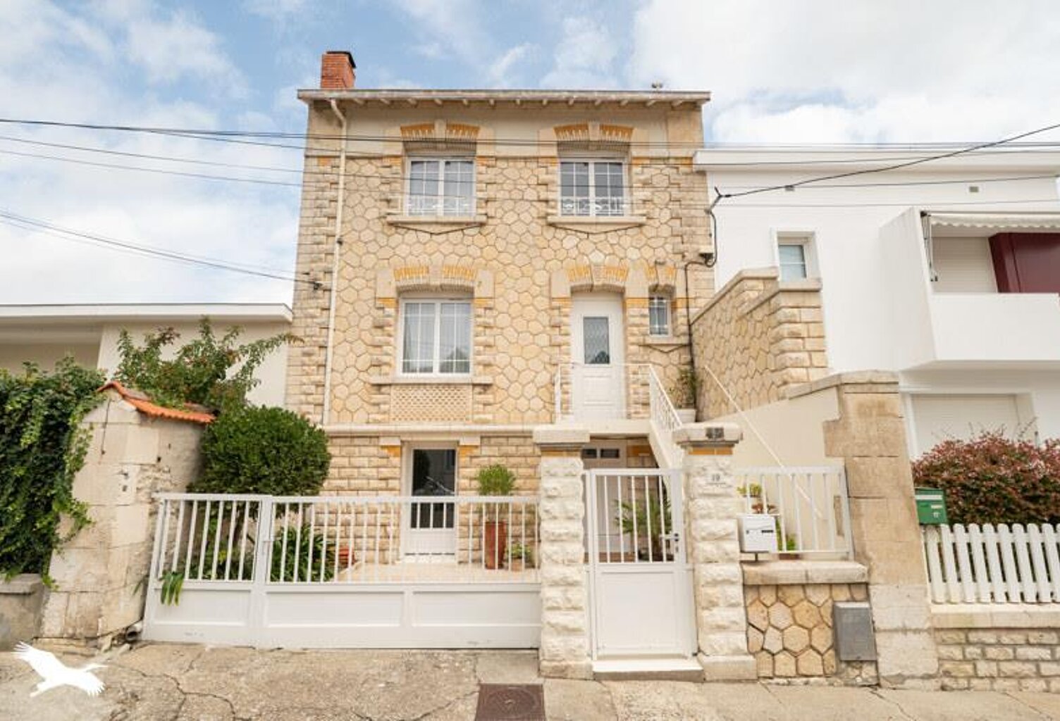 Villa de 9 pièces principales — photo 1