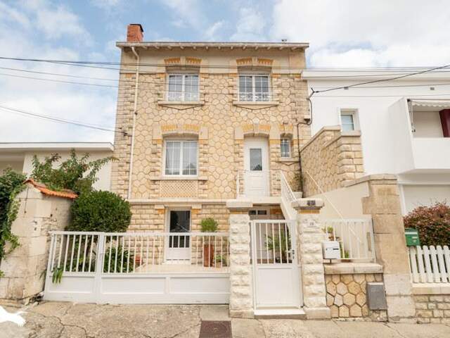 Villa de 9 pièces principales — photo du bien