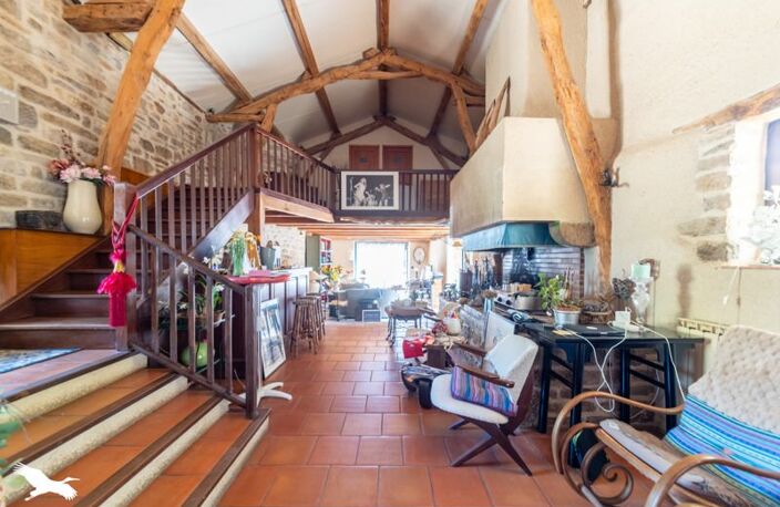 Maison en pierre de 10 pièces principales — photo 2