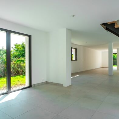 Maison 6 pièces 720360 €