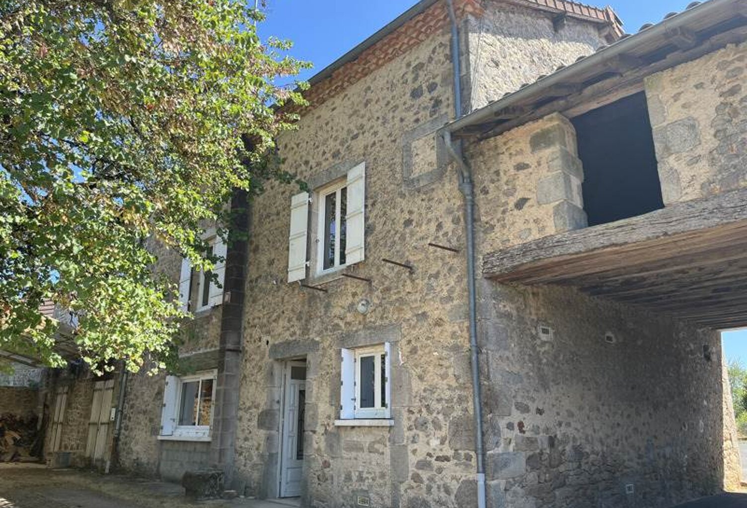 Maison en pierre de 6 pièces principales — photo 1